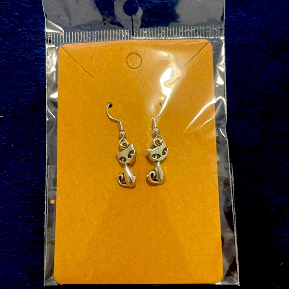 🩶NIP🩶- Kitty Earrings